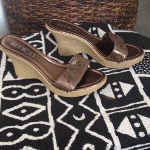 Ladies slides - Picture 2 of 3