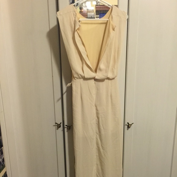 🎉bundled🎉Cream Maxi - Picture 3 of 4