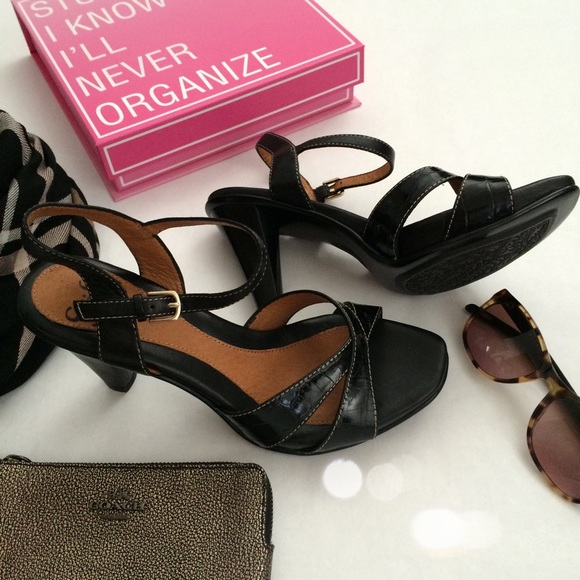 Reserved for @travelbugginer Black Sofft Shoes