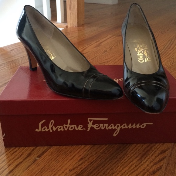 Authentic Black pumps