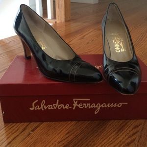 Authentic Black pumps
