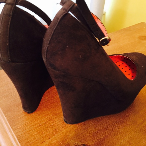 Brown suede Wedge shoes - Picture 2 of 4