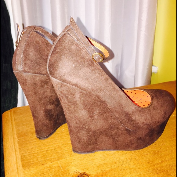 Brown suede Wedge shoes - Picture 3 of 4