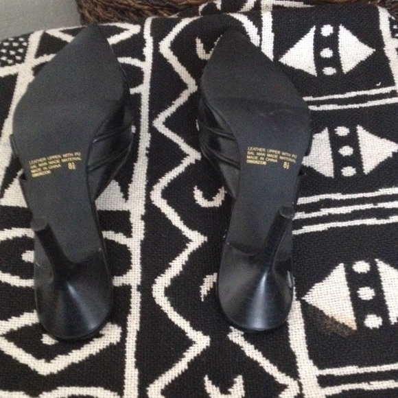 Women slides - Picture 3 of 3