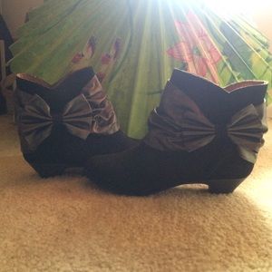 BNWOT Black Suede w/ Leather Bow Boots