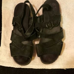 Comfortable black sandals