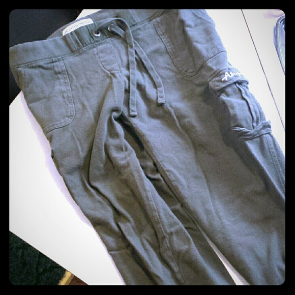 Aeropostale Capri yoga pants