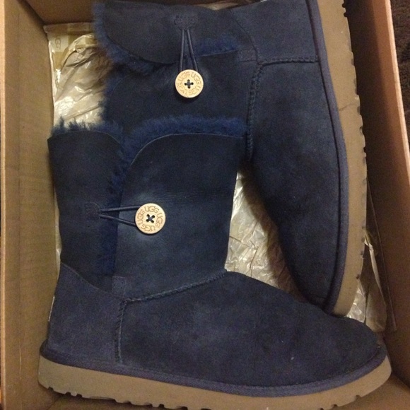 Navy blue Bailey button UGGS Australia.