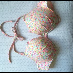 Victoria's Secret bikini top! 👙