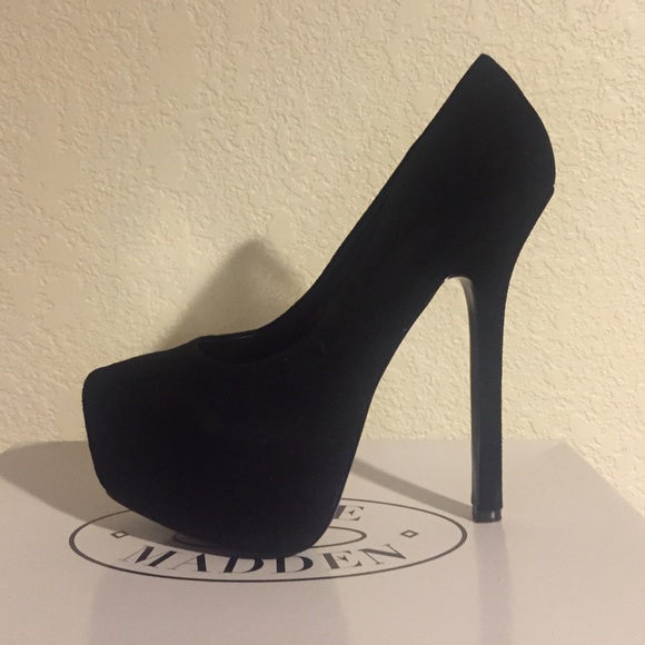 Steve Madden pumps