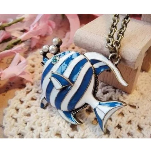 Jewelry - 5 for $25 sale Tropical fish necklace ❤