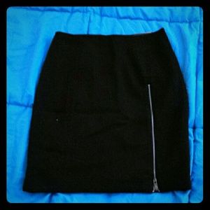 NWT black lined skirt with side zipper