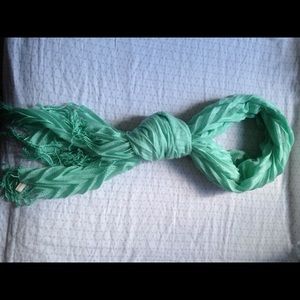 Cute chevron pressed, mint scarf!