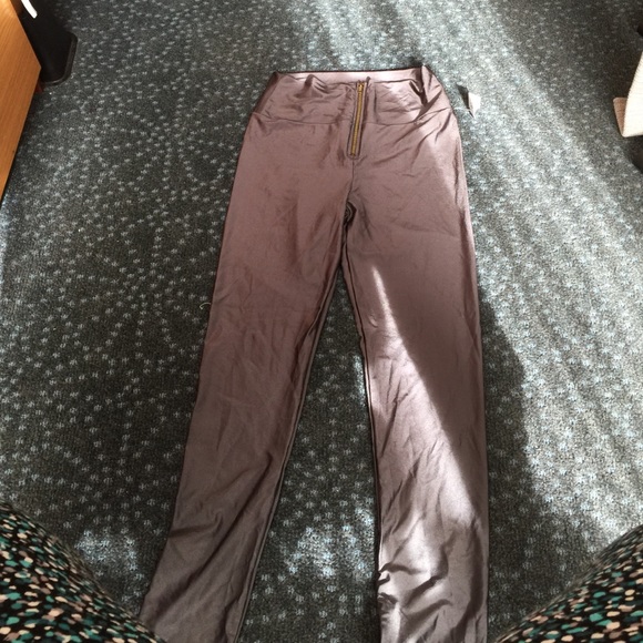 Spandex grey legging with gold zipper