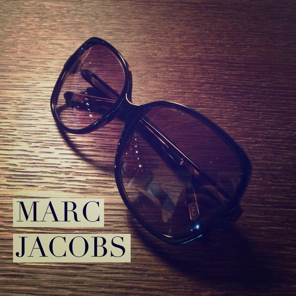 Marc Jacobs Sunglasses 💚