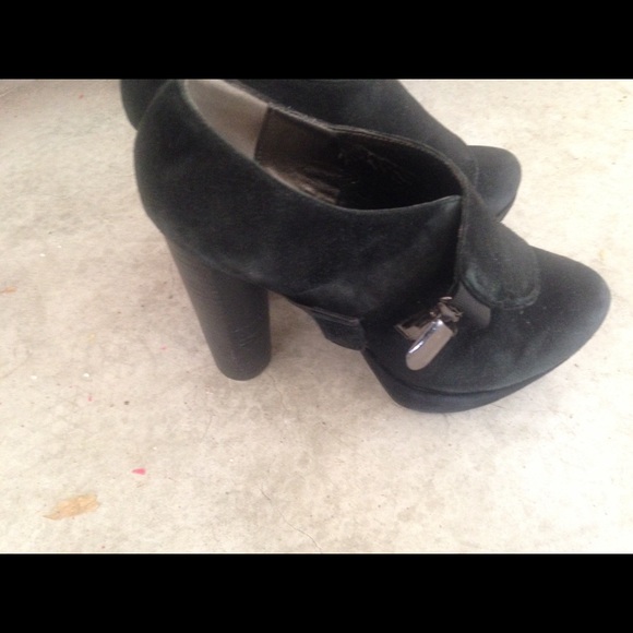 Black High Hells - Picture 3 of 3