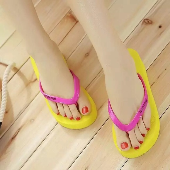 Super qute Korean Flat flop - Picture 2 of 3
