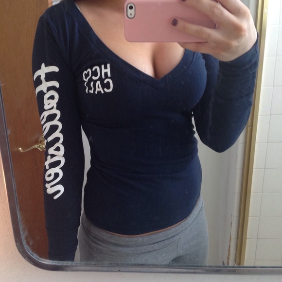 Navy l/s v-neck top