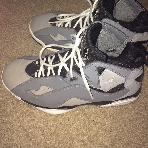 JORDANS MEN SIZE 10