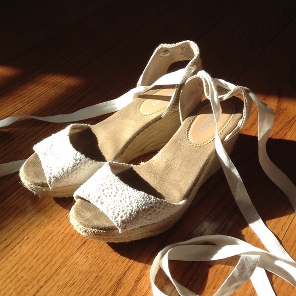 💕White Old Navy Ribbon Wedges💕