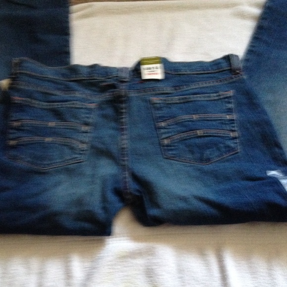 Jeans - Picture 2 of 3