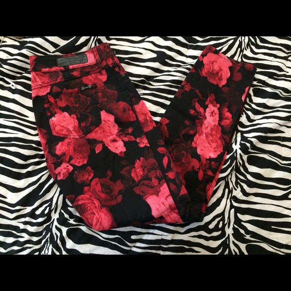 Jeans with floral design
