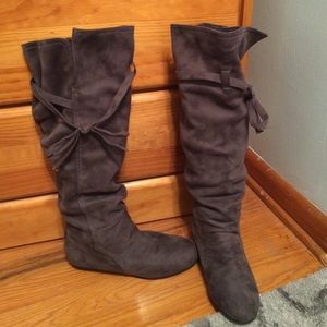 ALDO TALL SUEDE GREY BOOTS