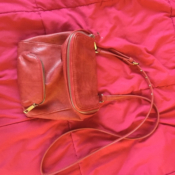 Small red over the shoulder bag - Picture 3 of 4