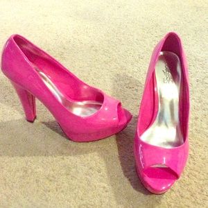 New size 8 hot pink city street peep toe pumps!