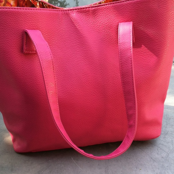 Pretty pink bag😄😄 - Picture 1 of 1
