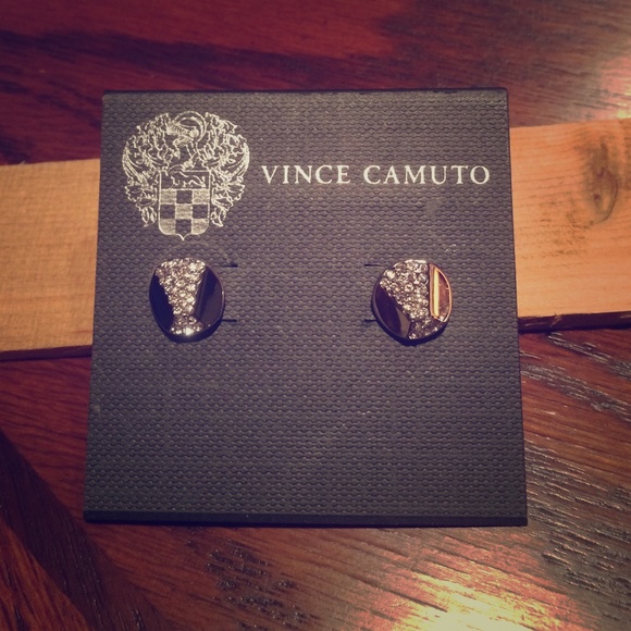 Gorgeous Vince Camuto earrings!