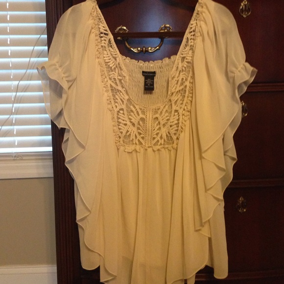 Beautiful Victoria's Secret  cream ruffle shirt