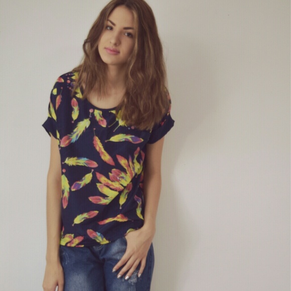 Feather print dark blue top