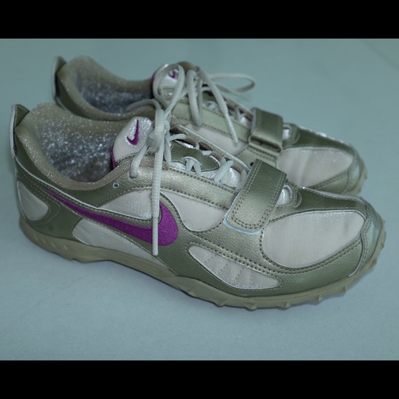 Nike sneakers Brand New w/out box size 5.5