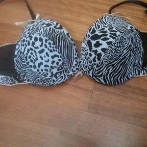 Nwot kardashian kollection bra