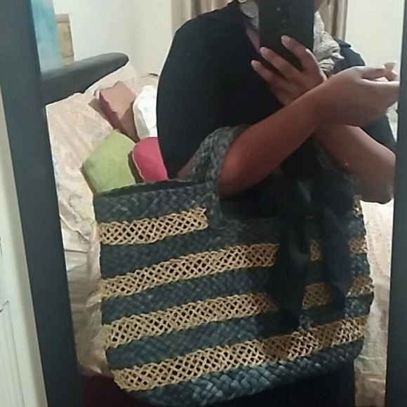 ✨Final MD✨Must Go! Gorgeous Woven Basketweave Tote - Picture 3 of 4