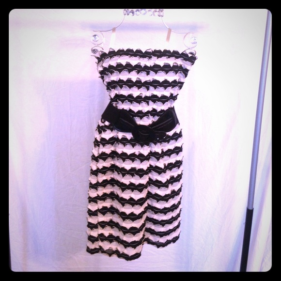 Perfect Strapless mini dress!