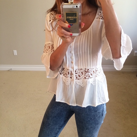 • SOLD • Crochet White Blouse L - Picture 3 of 4