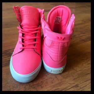 SUPRA Sneakers