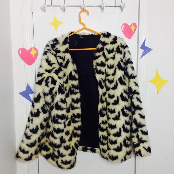 Forever21 Faux Fur Coat 🔥