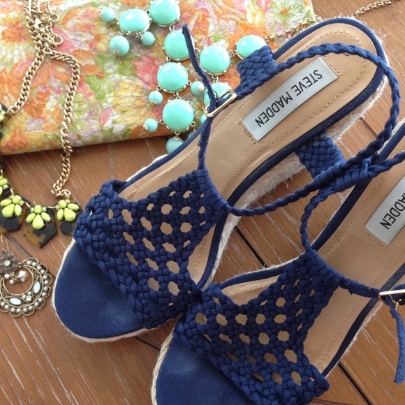 Steve Madden Shoes - 💋🎉pm_editor Pick🎀crotchet/hemp wedges