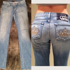 Rock & Republic Rhinestone Crown LightWash Jeans❤️