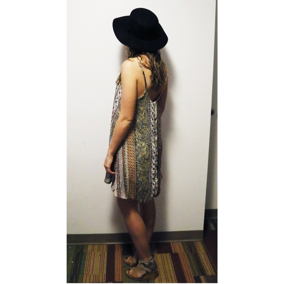 🚫SOLD🚫 Brandy Melville Gaby Dress - Picture 2 of 4