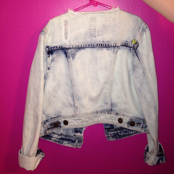 Cute Jean Jacket - Picture 2 of 2