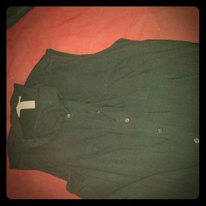 a no sleeve dressed shirt