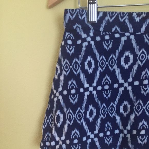 Blue high waisted soft shorts - Picture 3 of 3