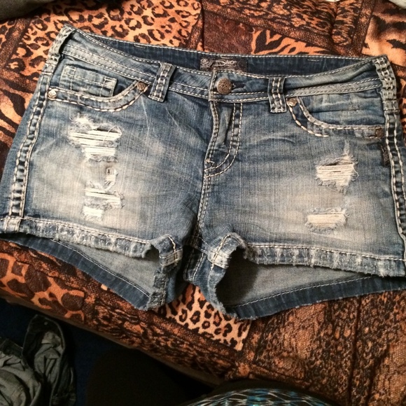 Silvers light wash manufactured destroyed shorts