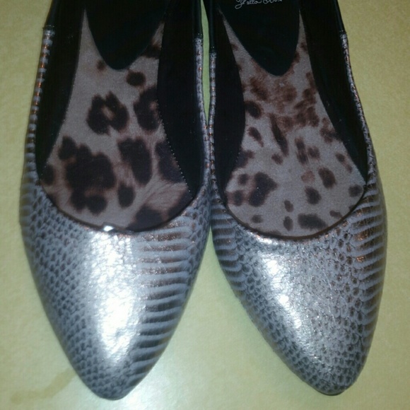 Yellow box flats