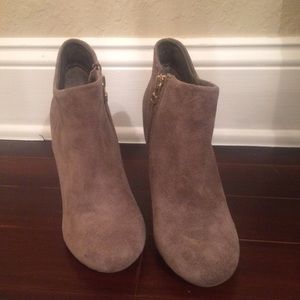 Steve Madden beige suede booties - Size 5.5