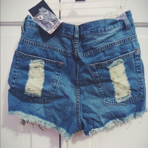 **SOLD** Skyline Denim Shorts - Picture 2 of 4